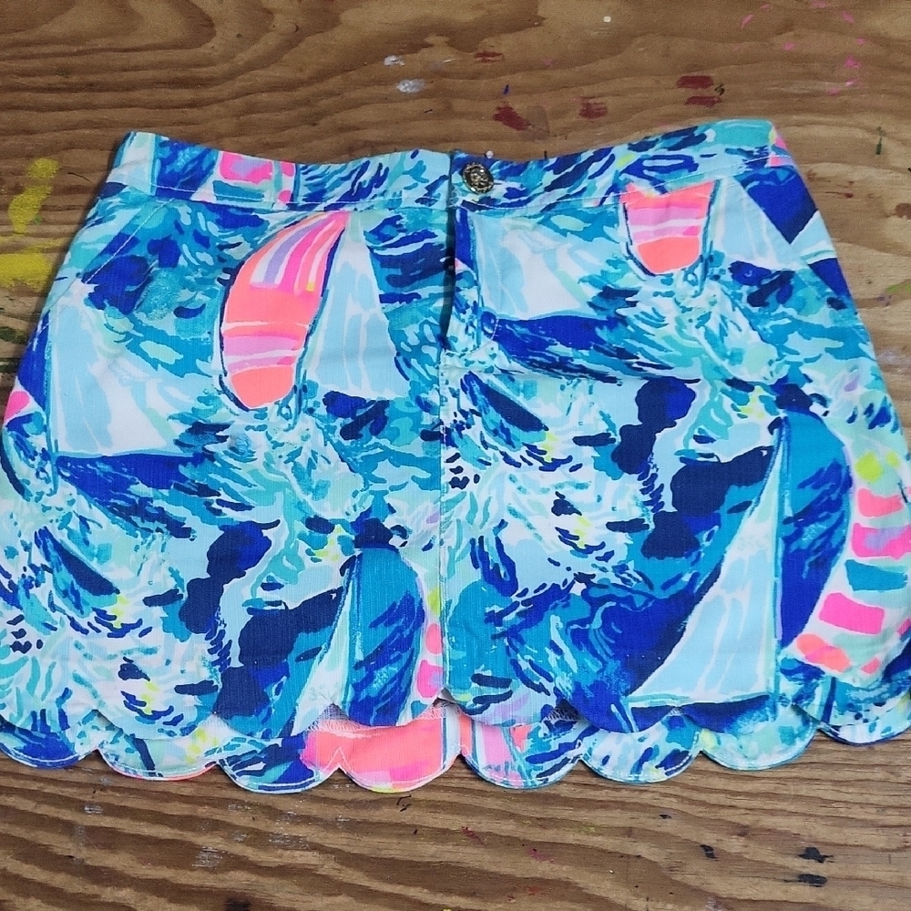 Lilly Pulitzer Colorful Scalloped Hem Skort size 2 Sailboat pattern